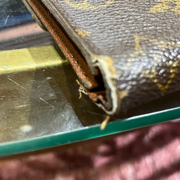 VINTAGE 90’s LOUIS VUITTON Monogram wallet. - Picture 9 of 13